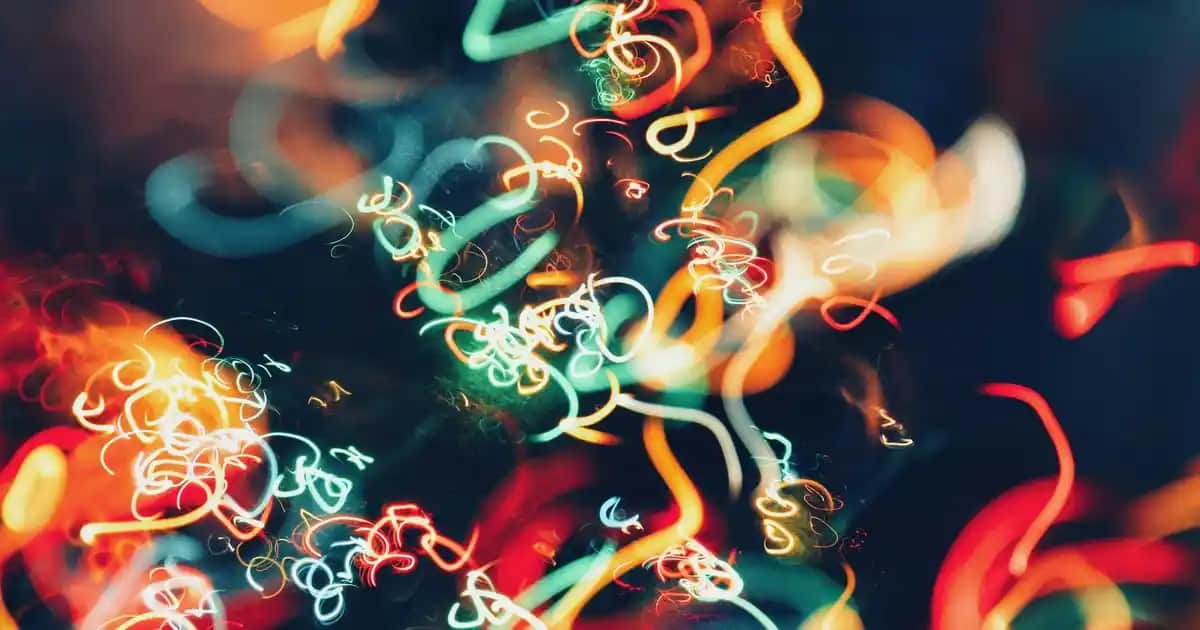 Büyük Kulplu Bardaklar: Dekorasyonda Şıklık ve İşlevselliğin Birleşimi