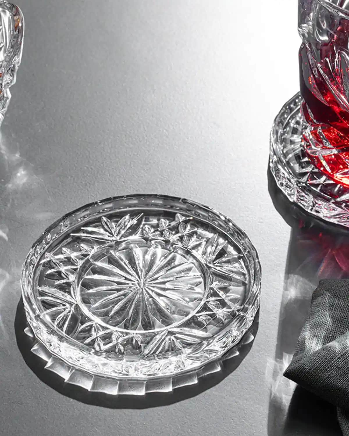 Cam Bardak Altlığı ile Dekorasyonda Şıklık ve İşlevsellik Sağlayan Modern Seçenekler