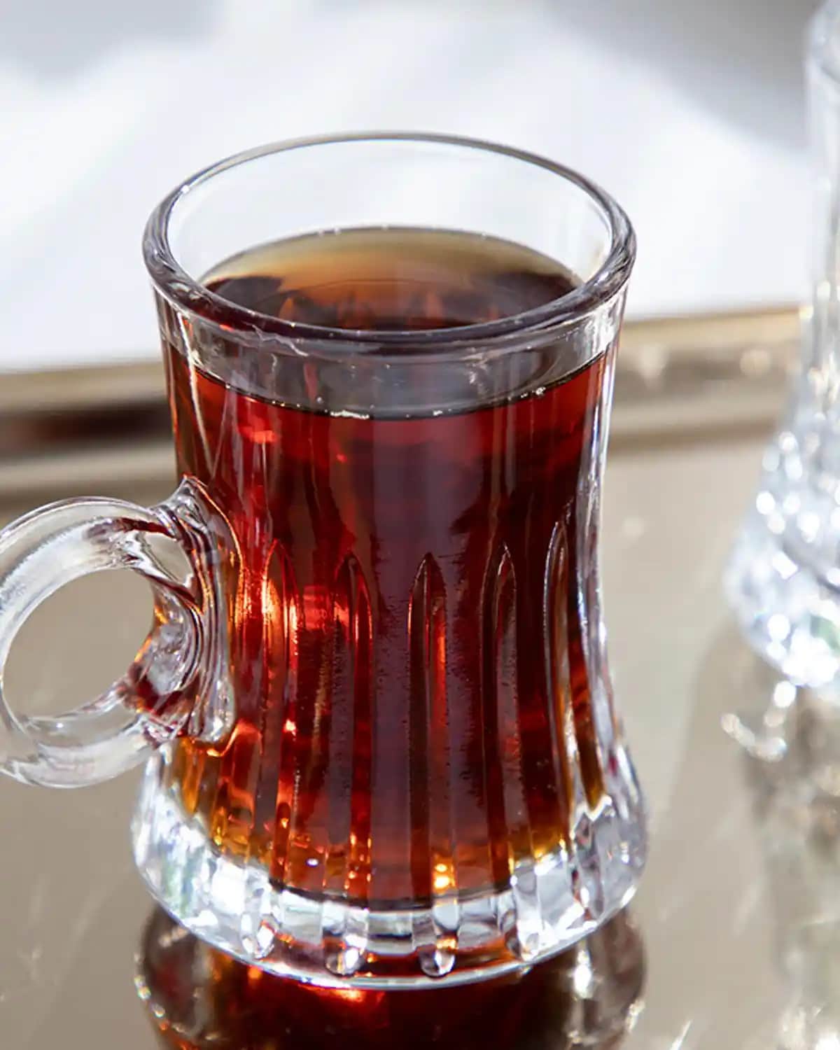 Cam Kulplu Çay Bardağı ile Çay Keyfini Estetik ve Fonksiyonellikle Yükseltin