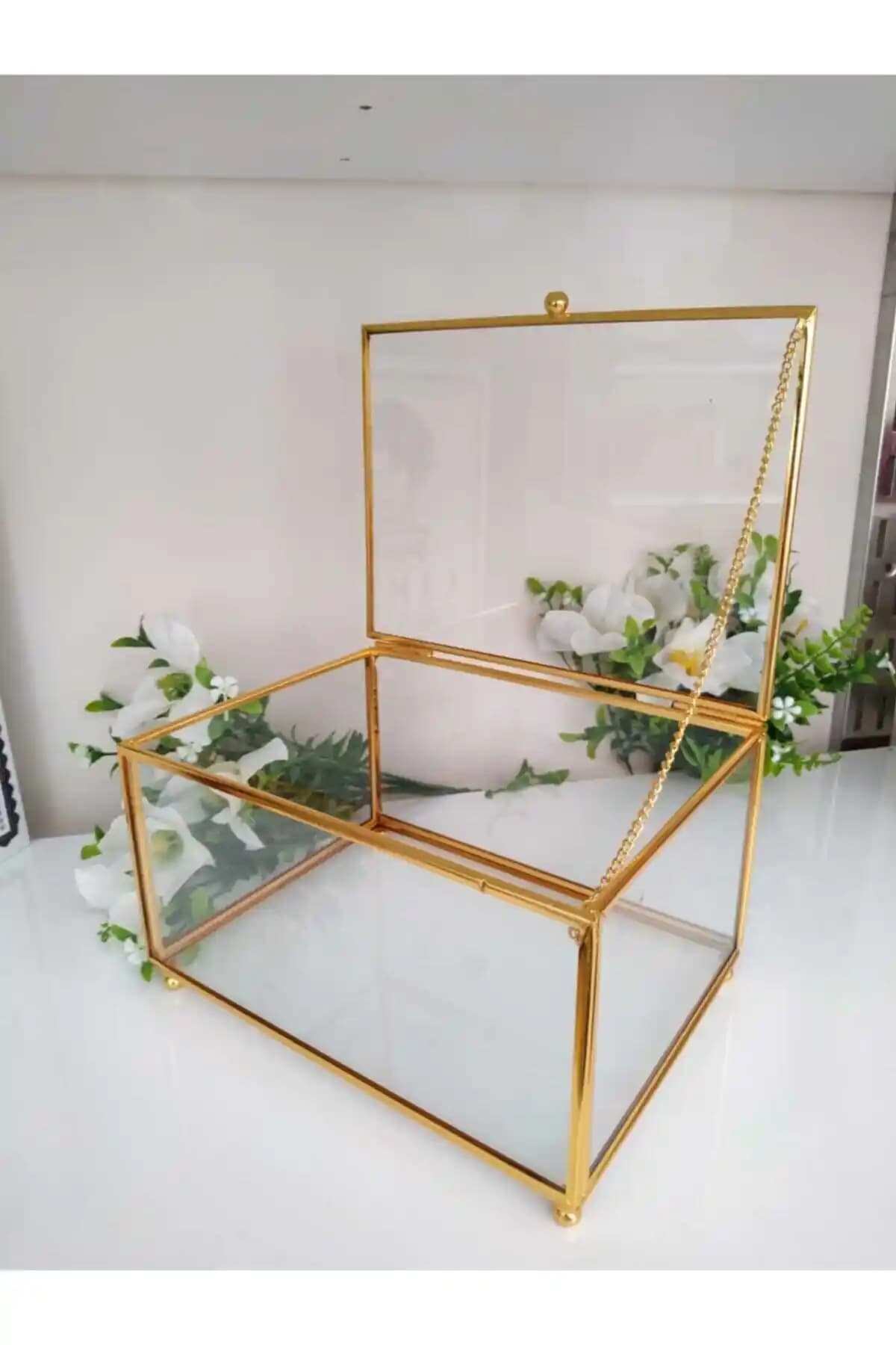 Cam Kutular: Modern Dekorasyon ve Mobilya İçin Şık ve Fonksiyonel Saklama Çözümleri