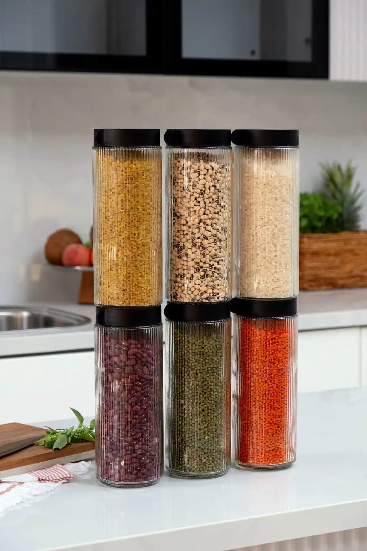 Cam Saklama Kaplarının Dekorasyon ve Fonksiyonellikteki Rolü Modern ve Şık Mutfak Çözümleri