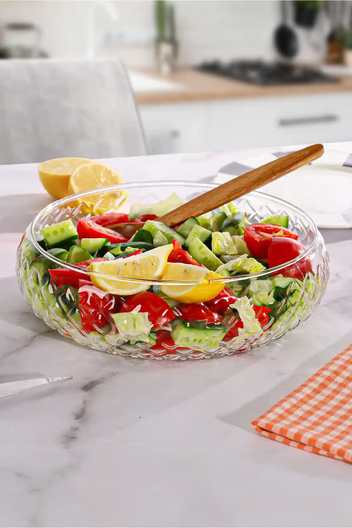 Cam Sunum Kaseleri ile Dekorasyonda Şıklık ve İşlevselliğin Buluşması