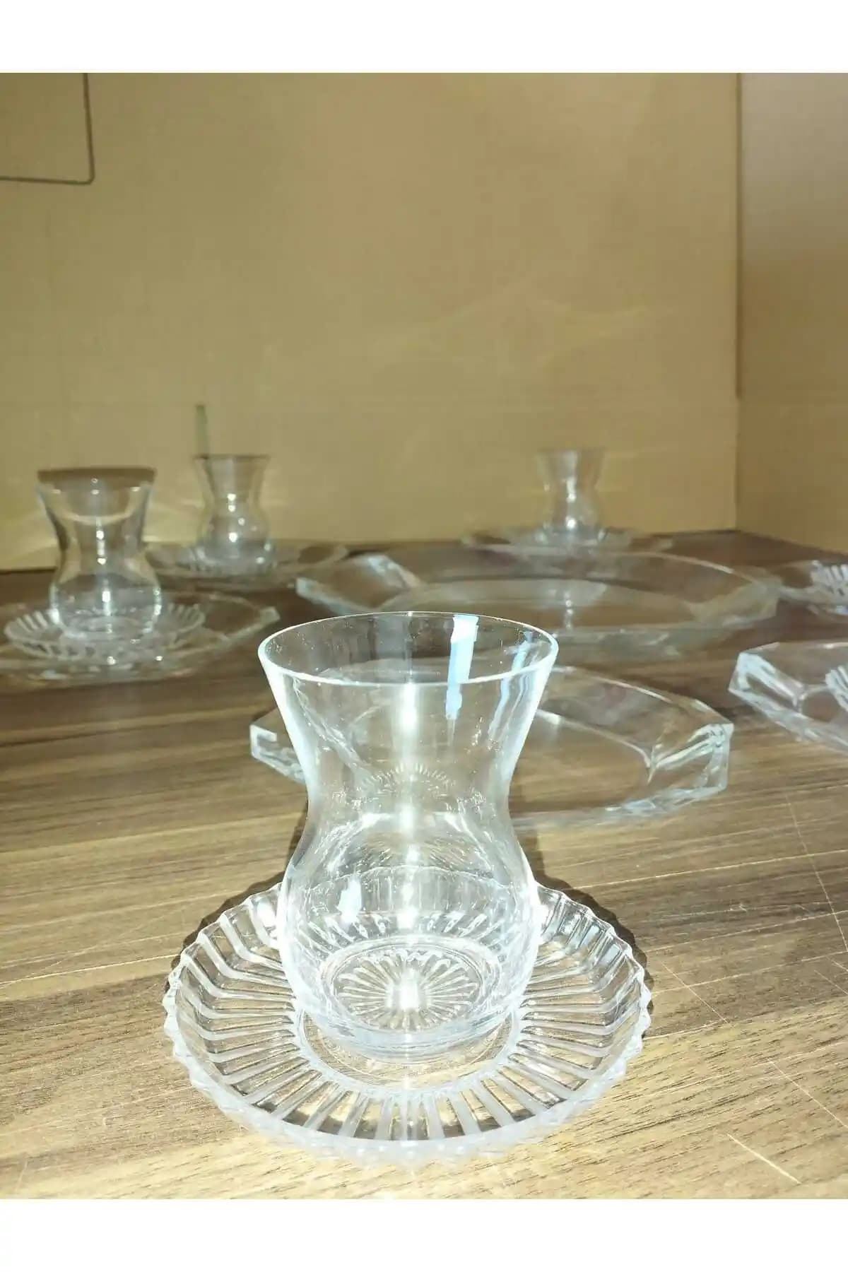 Çay Bardağı Tabağı Seçimi ve Dekorasyonda Kullanım İpuçları