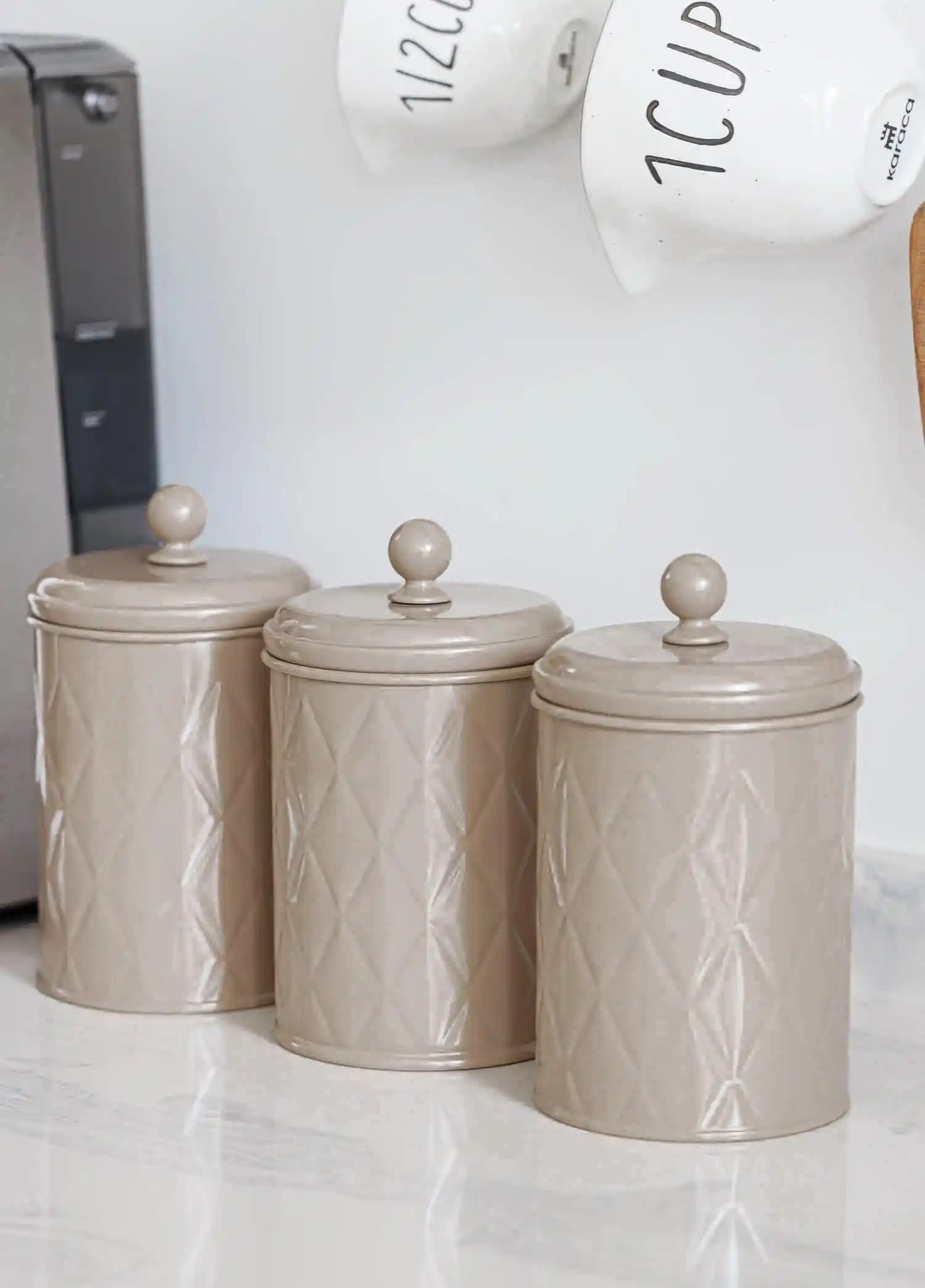 Çay ve Kahve Kavanozlarıyla Modern ve Şık Mutfak Dekorasyonu İpuçları