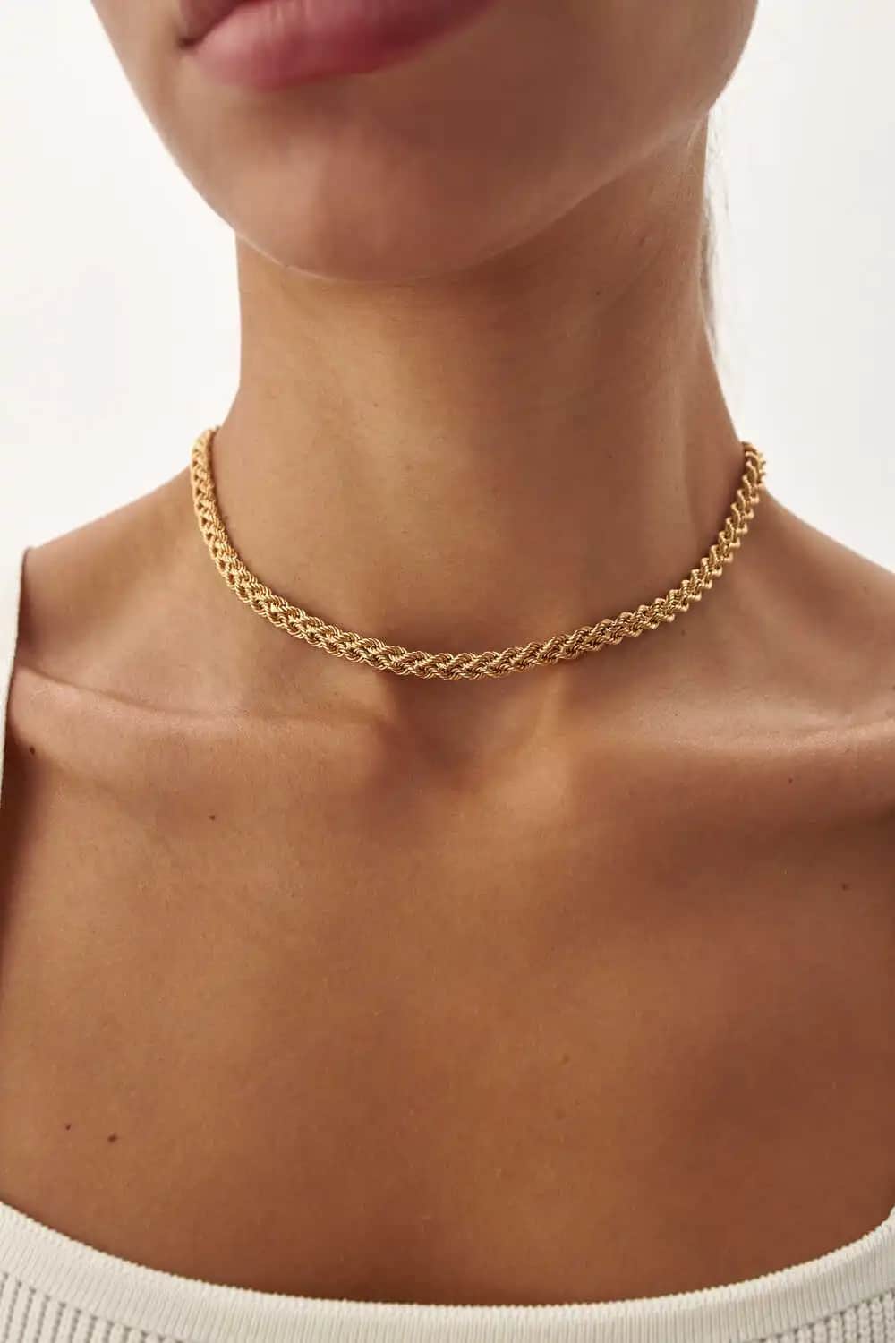 Choker Kolye Modası ve Dekorasyonla Stilinizi Yükseltin