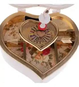 Çiçeksepeti Müzik Kutuları ile Ev Dekorasyonunuza Zarif ve Sıcak Dokunuşlar Katın