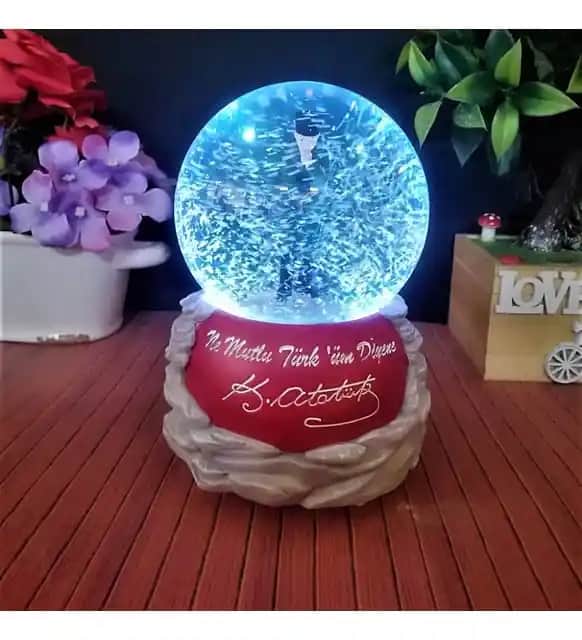 ÇiçekSepeti'nin Kar Küresi Koleksiyonu ile Ev Dekorasyonunuza Büyülü Dokunuşlar