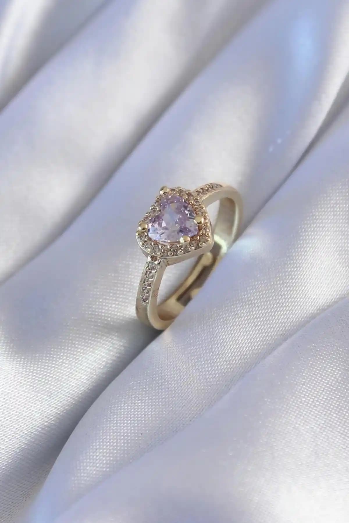 Ciddi İlişki Yüzükleri: Sevgi ve Bağlılığın Anlamlı Sembolü ve Modelleri