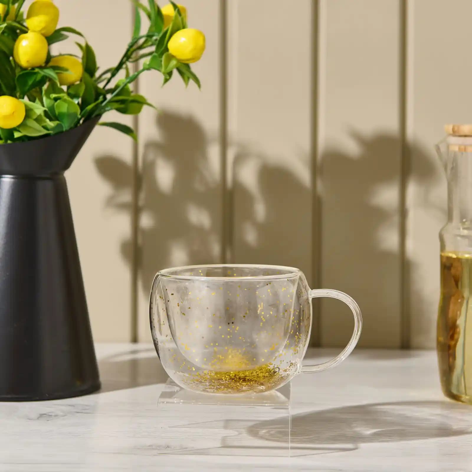 Çift Cidarlı Simli Kupa ile Ev Dekorasyonunda Şıklık ve Fonksiyonellik Artışı