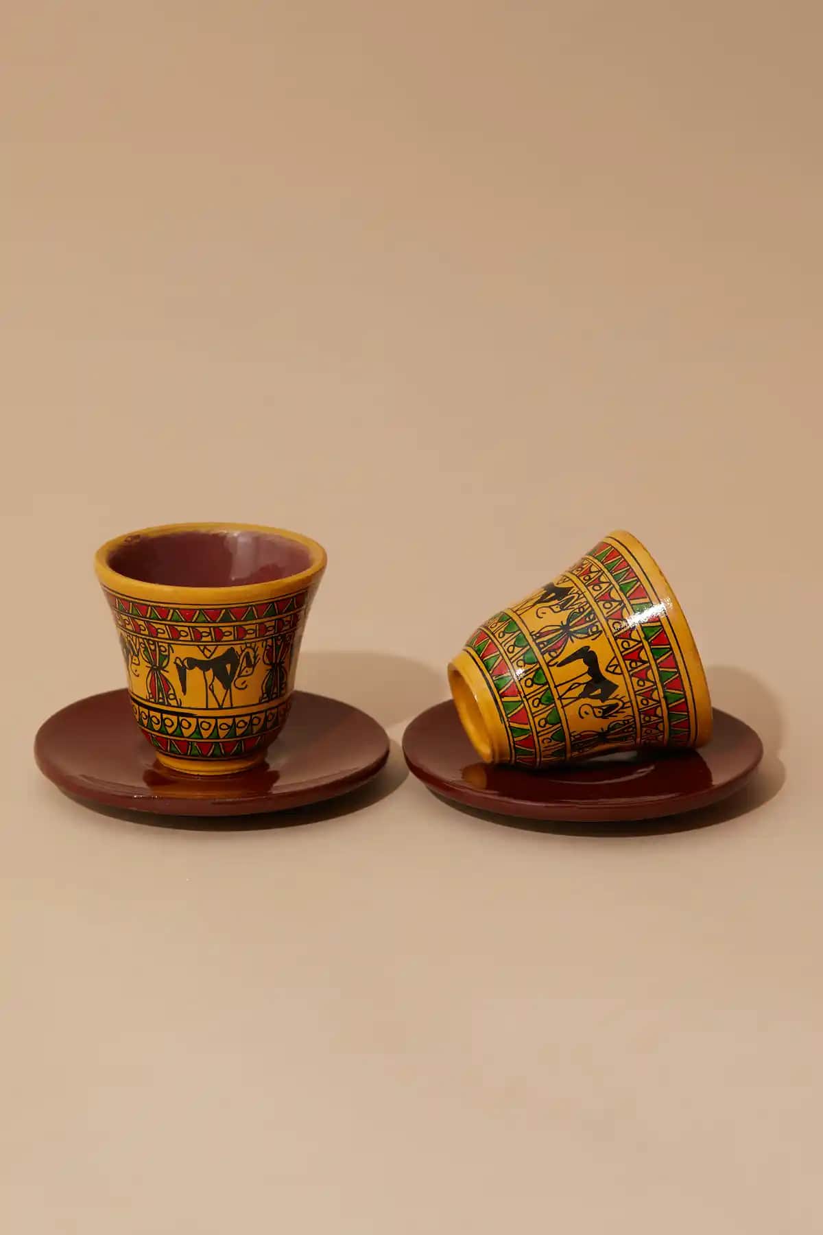 Çift Fincan Takımıyla Ev Dekorasyonunda Şıklık ve Fonksiyonellik Sağlama Yöntemleri