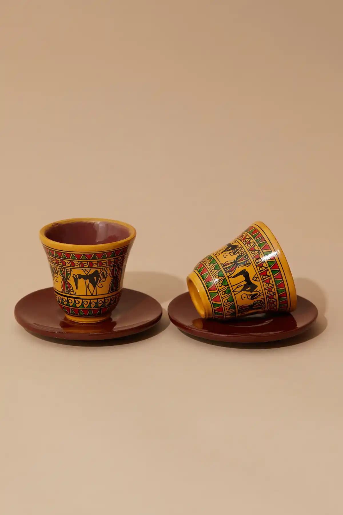 Çift Fincan Takımıyla Ev Dekorasyonunda Şıklık ve Fonksiyonellik Sağlama Yöntemleri