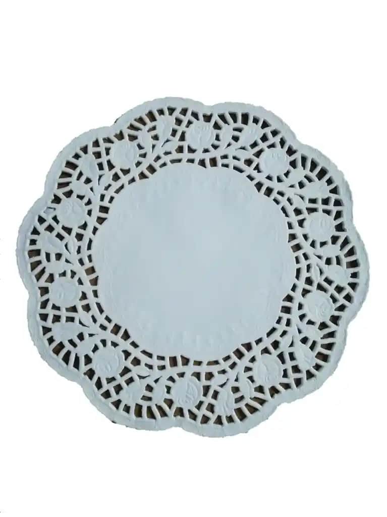 Dantel Kağıt Pasta Altlığı ile Dekorasyonda Zarafetin Modern ve Şık Kullanımı