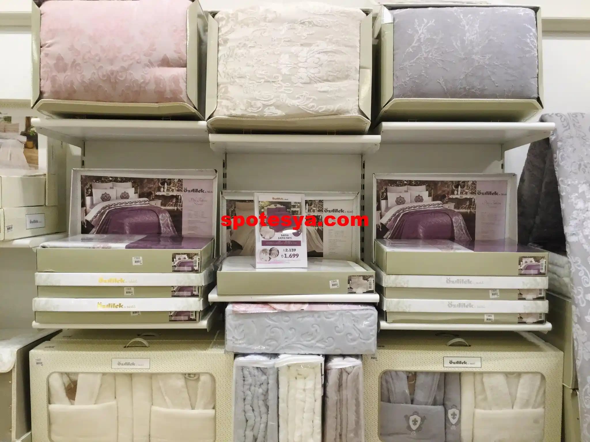 Defolu Bornoz: Ekonomik ve Estetik Çözümlerle Banyonuzu Yenileyin