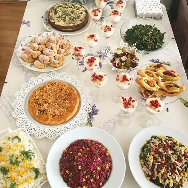 Dekorasyon ve Mobilya Dünyasında Cay Saati Seçimi ve Dekorasyona Katkısı