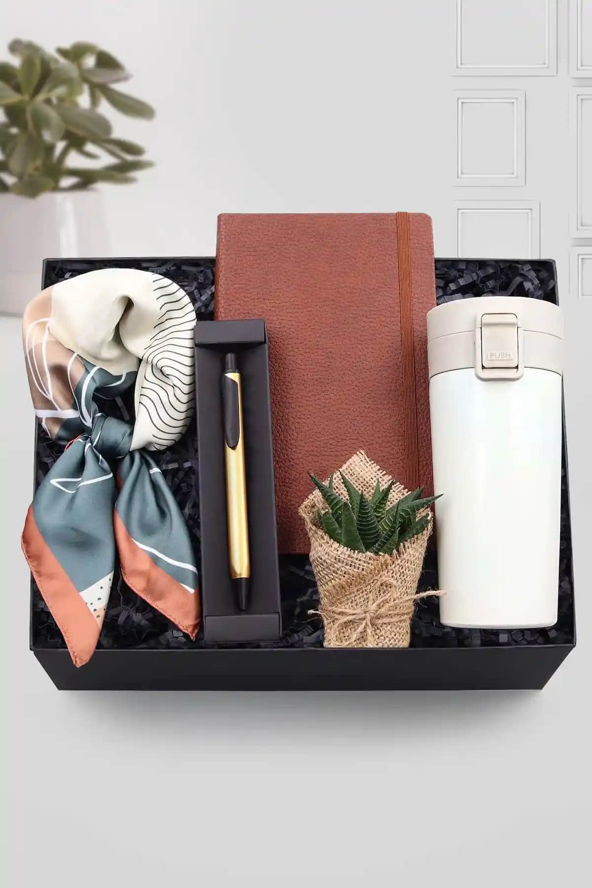 Dekorasyon ve Mobilya Dünyasında Hediye Setleri: Şıklık ve Fonksiyonelliğin Buluşması