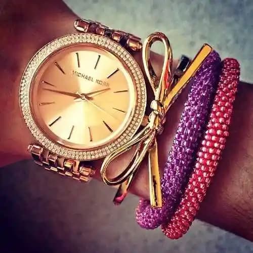 Dekorasyon ve Mobilya Şıklığını Artıran Aksesuar Saat Modelleri ve Trendler