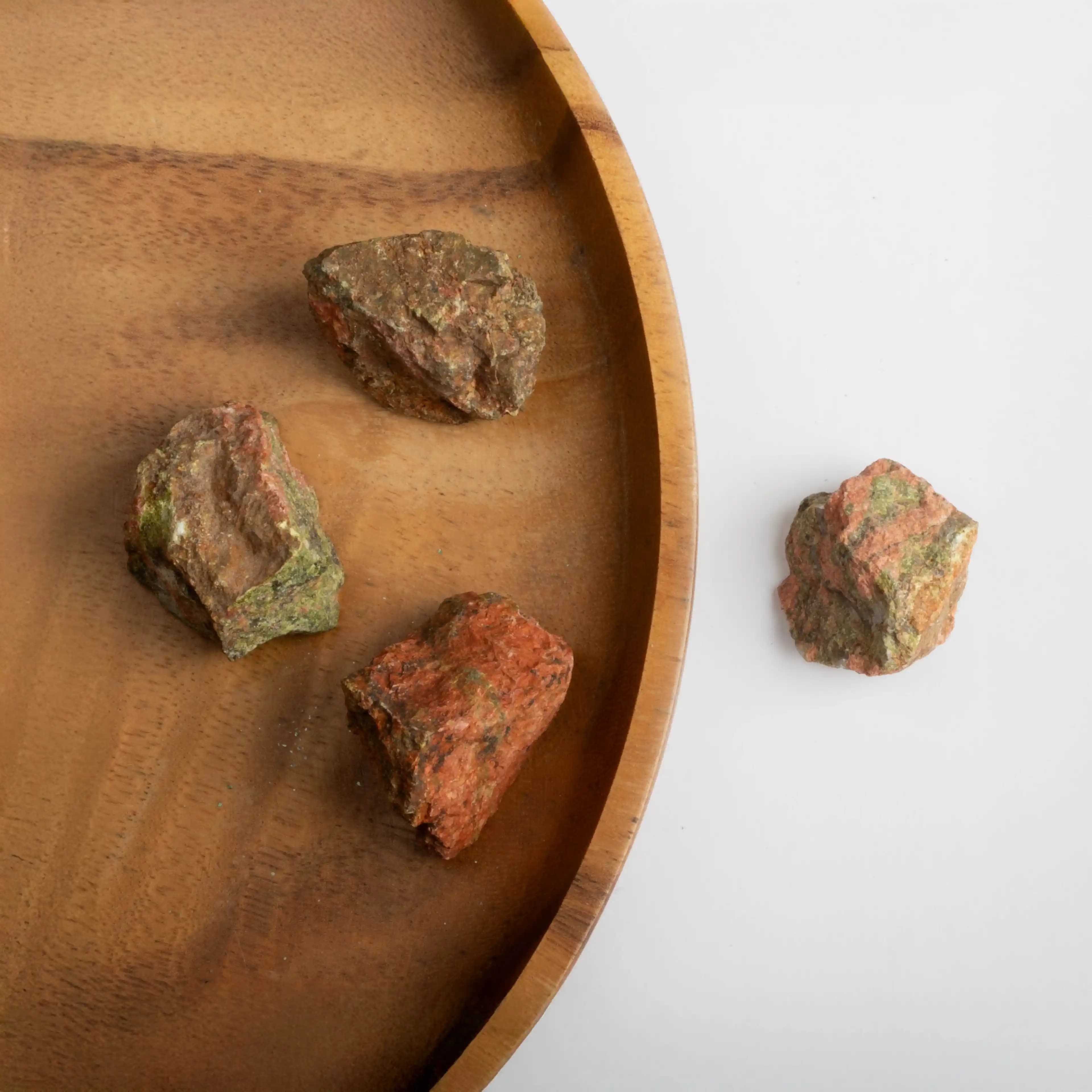 Dekorasyon ve Mobilyada Ham Doğal Taş Kullanımı: Estetik ve Dayanıklılık Sağlayan Doğal Malzeme