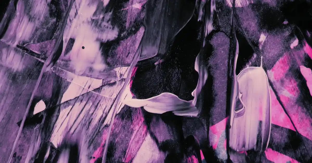 Dekorasyon ve Mobilyada Yenilikçi Trend: Bardaklı Su Şişeleri Kullanım Alanları ve Tasarımları