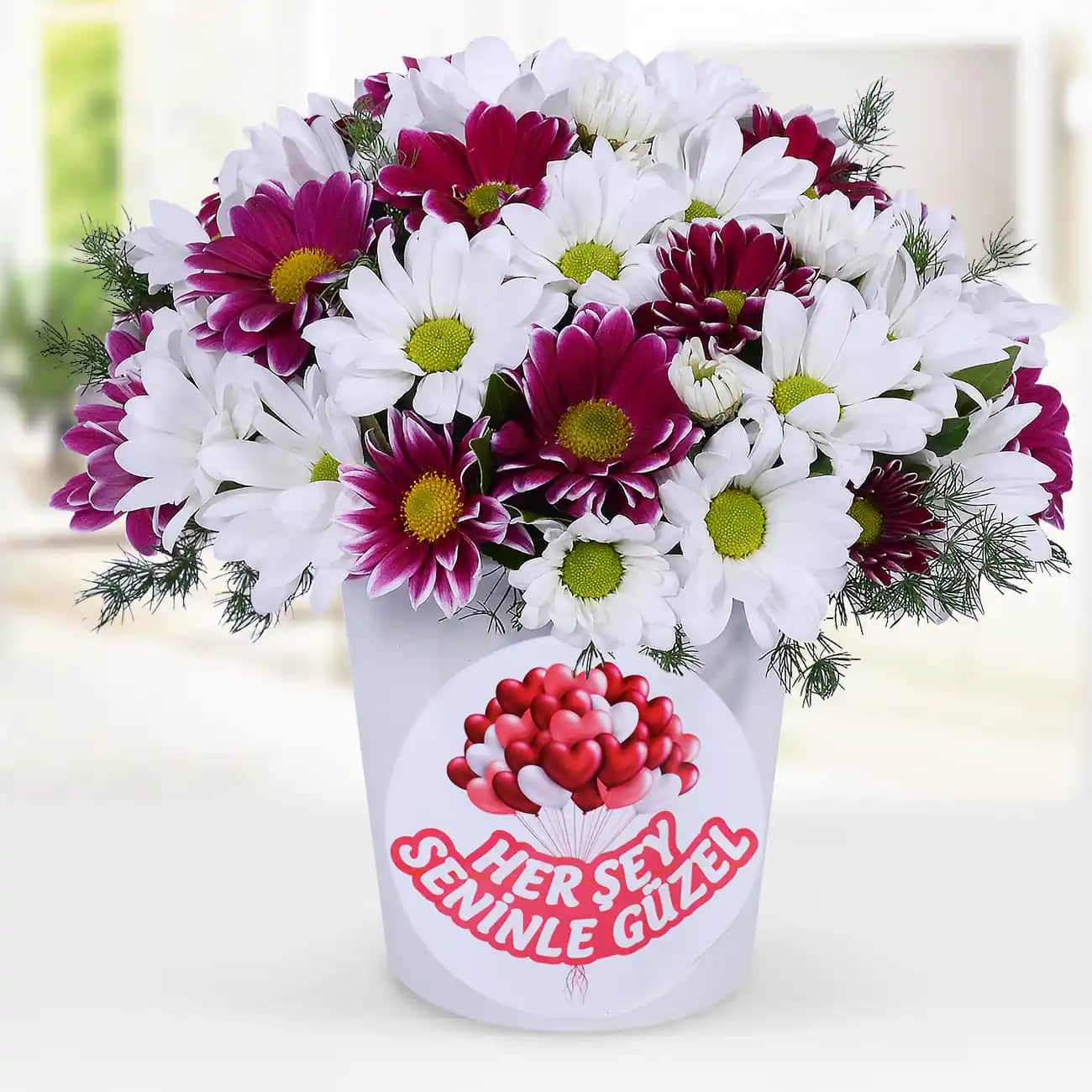 Dekorasyonda Çiçek Siparişi: Mekanlara Doğal Dokunuşlar ve Trendler