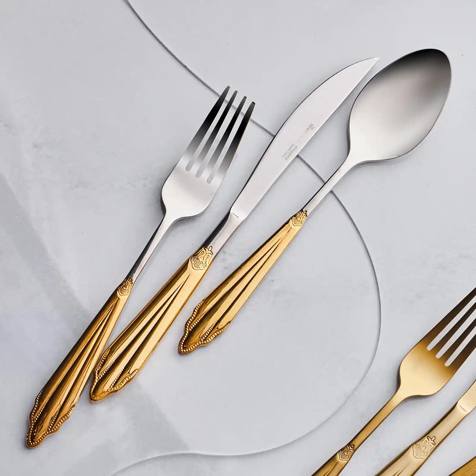 Desenli Çatal Bıçak Takımlarıyla Mutfak Dekorasyonunuzu Geliştirin