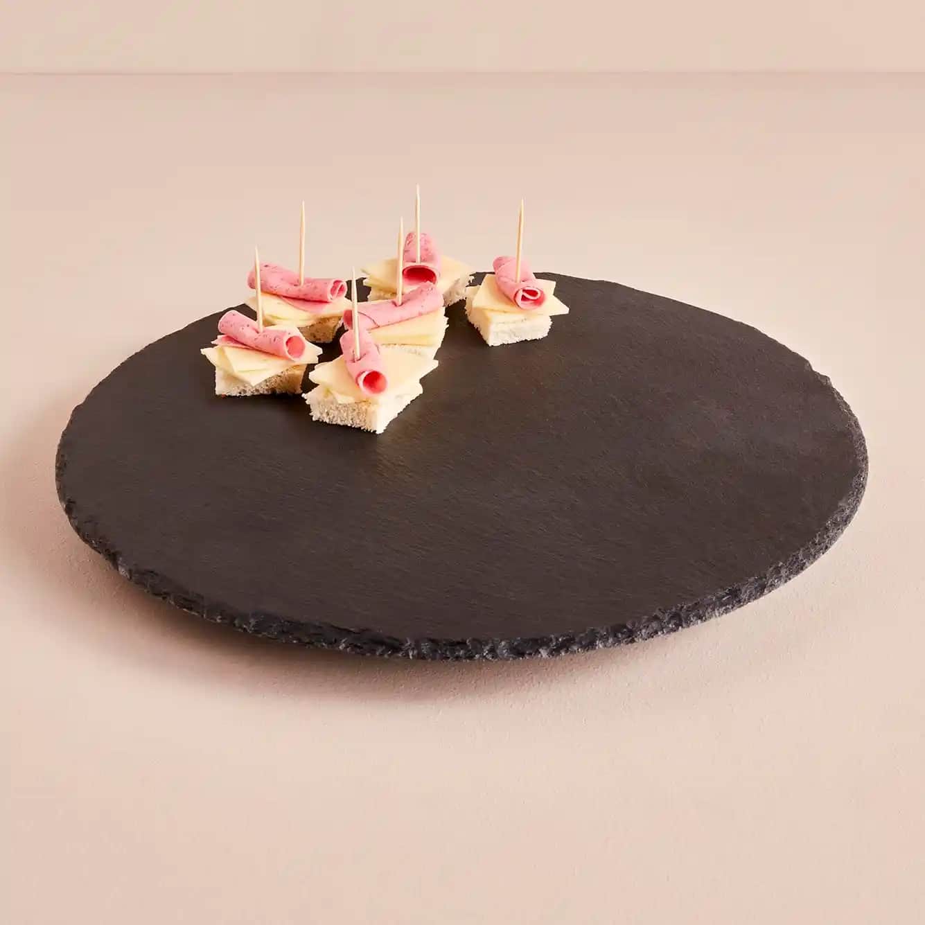 Dönen Servis Tabağı Nedir ve Modern Sunumlarda Neden Tercih Edilir