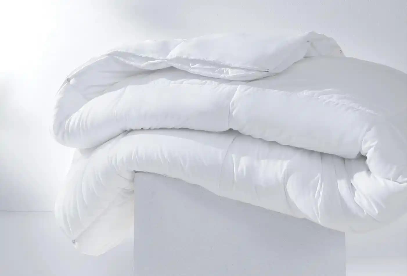 Dört Mevsim Yorgan: Modern Yatak Odası Dekorasyonunda Konfor ve Şıklık