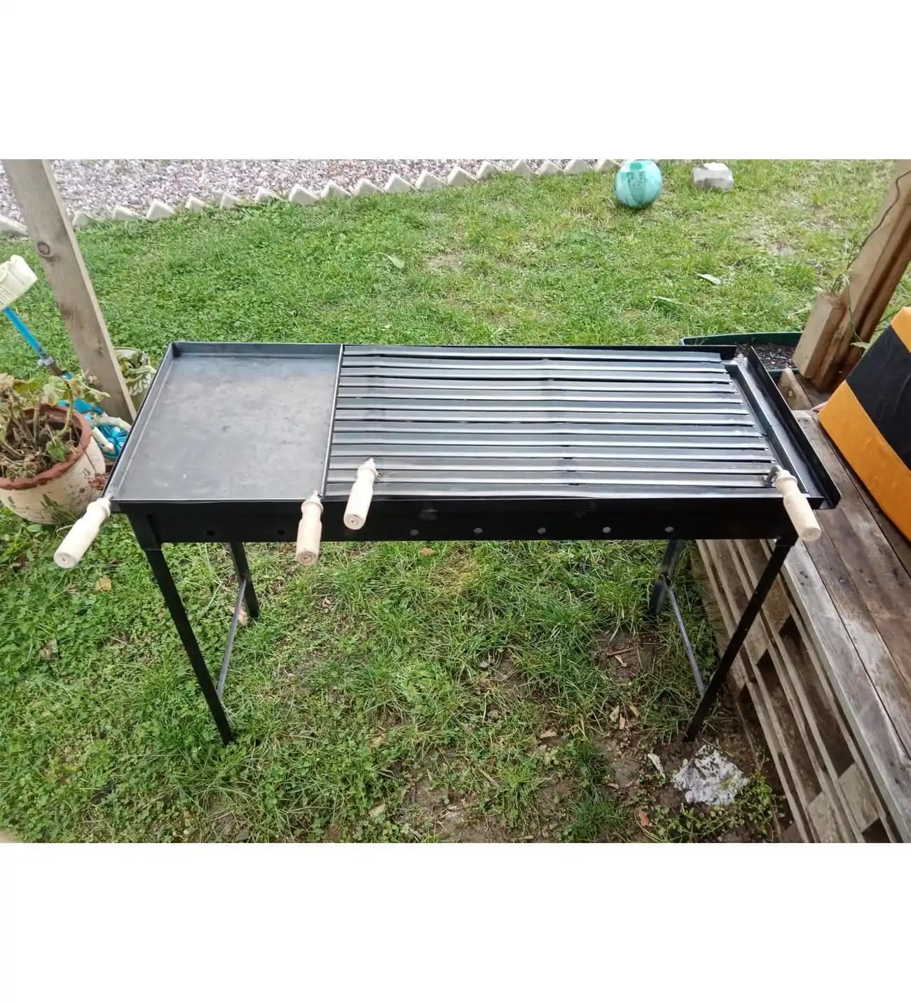 El Yapımı Mangal Modelleri: Dekorasyon ve İşlevsellik Arasında Denge Sağlayan Seçenekler