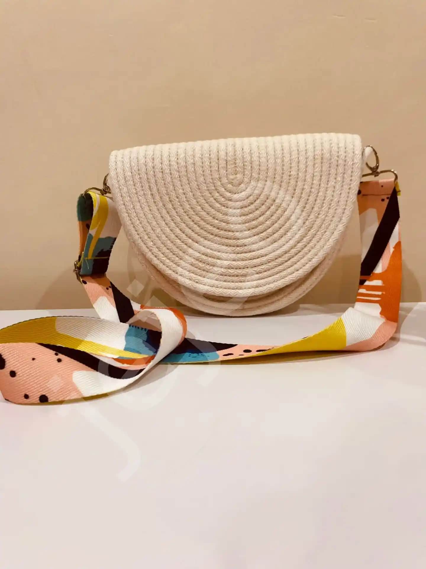 El Yapımı Ürünlerin Dekorasyon ve Mobilyada Artan Popülaritesi ve Avantajları