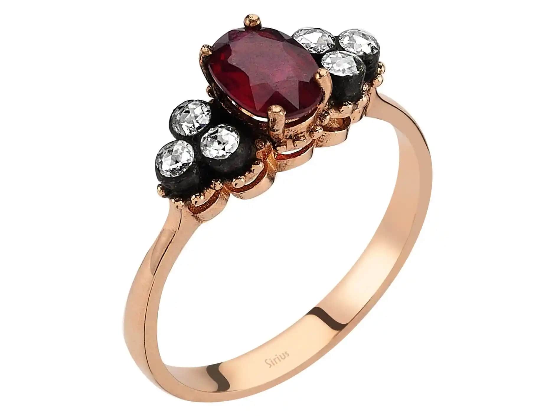 Elmas ve Yakut Yüzükler Dekorasyon ve Mobilya Dünyasında Zarafetin Temsilcileri