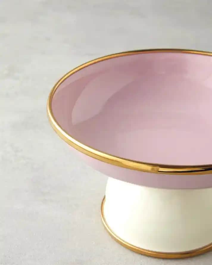 Emaye Sunumluklar: Dekorasyonda Estetik ve İşlevselliğin Güçlü Buluşması