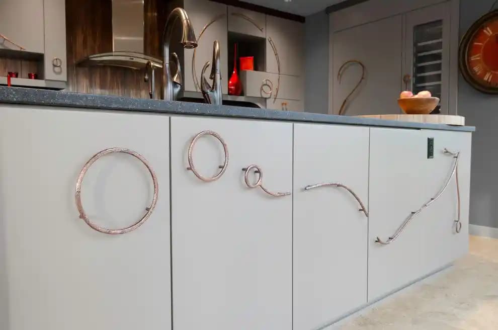 En Güzel Mutfak Dolabı Kulpları: Estetik ve Fonksiyonellik İçin Seçim Rehberi