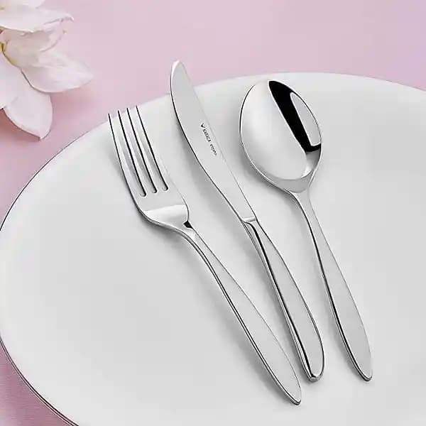 En İyi Çatal Bıçak Takımı Seçimi: Sofralarınıza Zarafet Katmanın En İyi Yolu