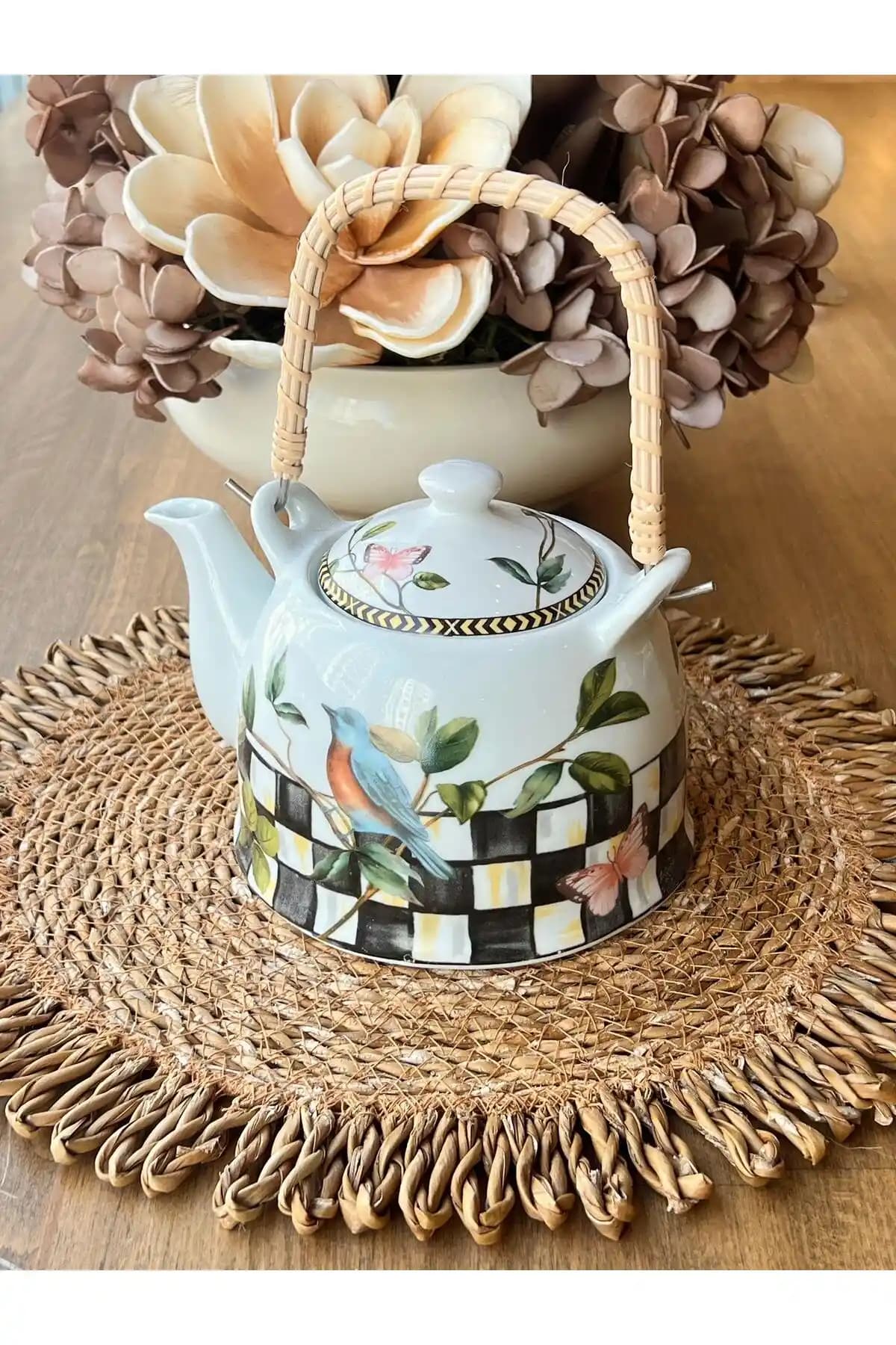 En İyi Porselen Demlik Seçimi: Dekorasyon ve Mobilya Dünyasında Zarafetin Simgesi