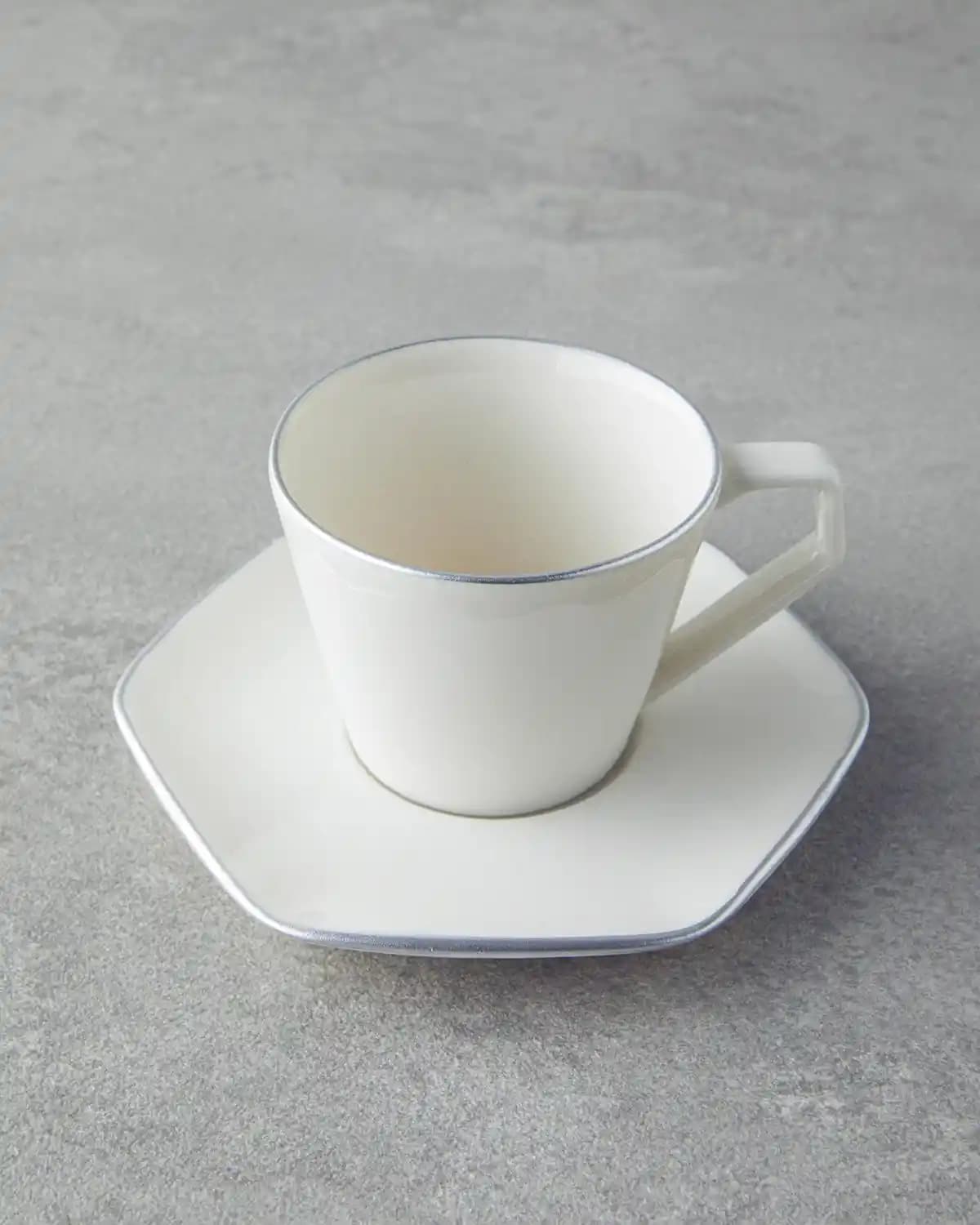 English Home 6 Kişilik Fincan Takımı ile Şık ve Fonksiyonel Masa Düzeni Sağlama