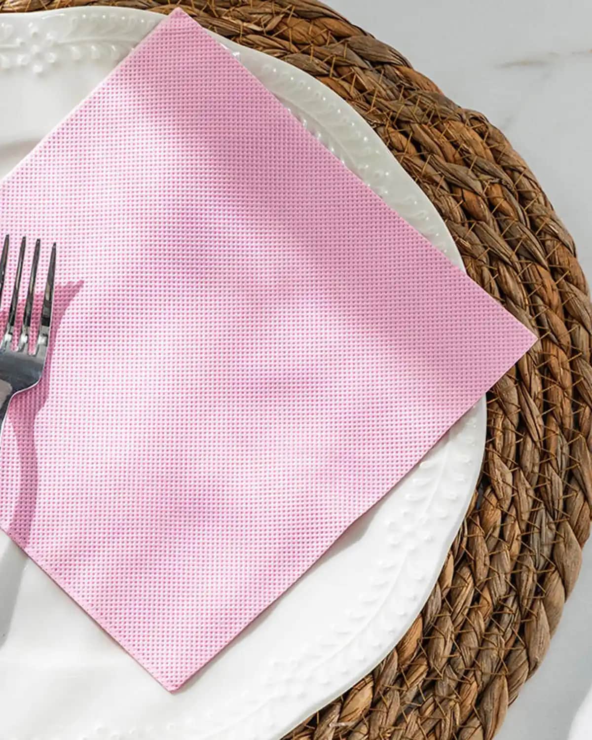 English Home Peçete ve Aksesuarlarıyla Ev Dekorasyonunuza Şıklık Katın