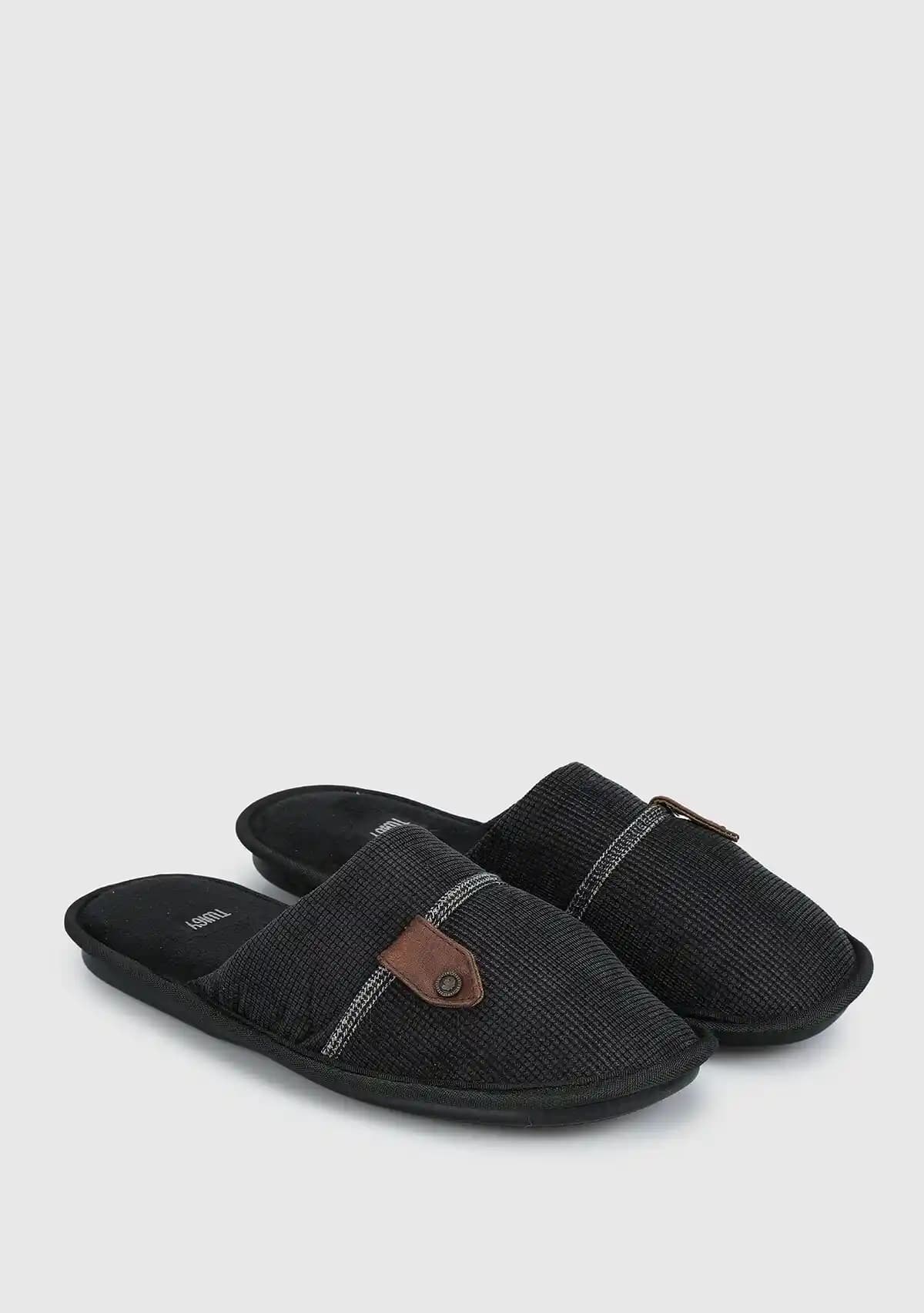 Erkek Ev Terliği Seçiminde Konfor ve Tarzı Bir Arada Yansıtan En İyi Modeller