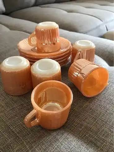 Eski fincan takımlarıyla dekorasyon ve mobilyada yeni trendler