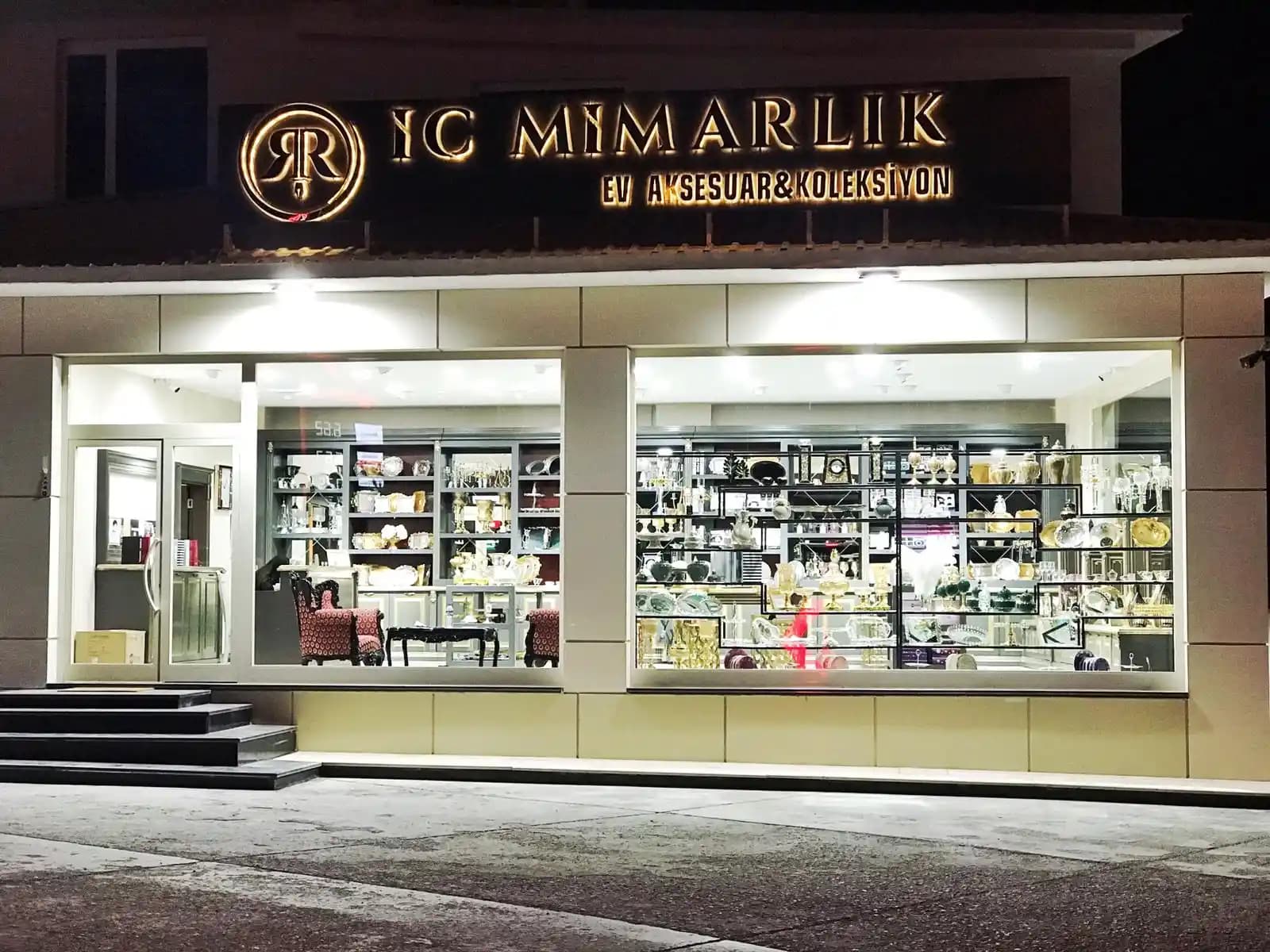 Ev Aksesuar Mağazalarıyla Evinize Şıklık Katmanın Yolları ve Dekorasyon İpuçları