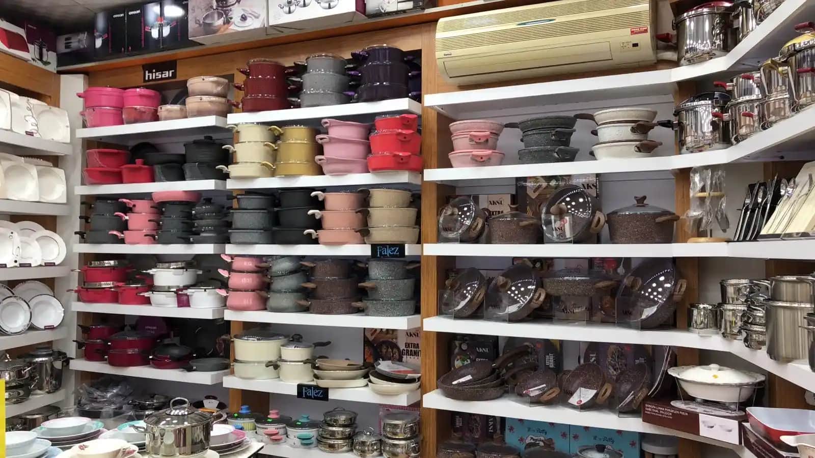 Ev Aksesuar Ürünleri ile Dekorasyonda Şıklık ve İşlevsellik Sağlama Rehberi