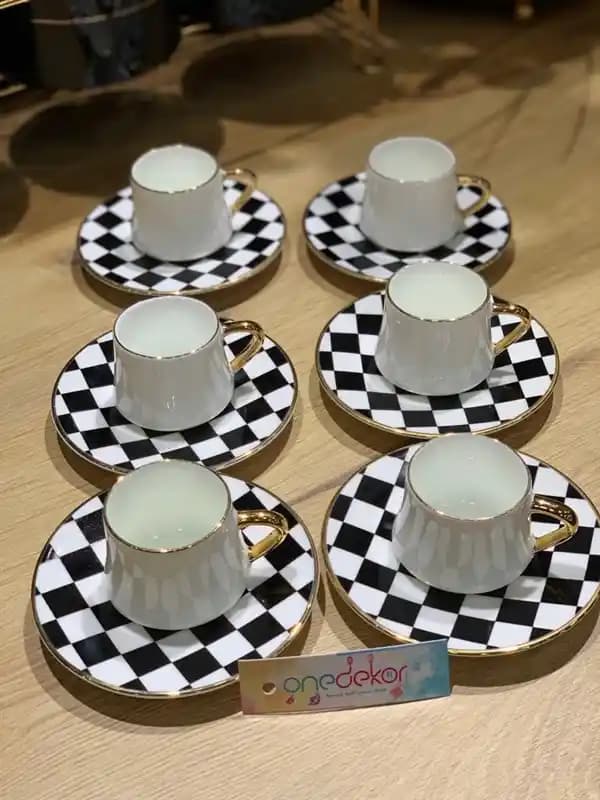 Ev Dekorasyonunu Zenginleştiren Koleksiyon Fincan Takımları ve Tasarım Seçenekleri