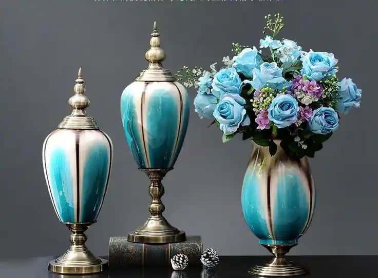 Ev Süs Eşyalarıyla Dekorasyonunuzu Geliştirme Yolları ve Stil İpuçları