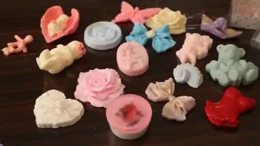 Evde Sabun Yapımı ve Dekorasyon Uyumlu Doğal Sabun Tarifleri ve Tasarımları
