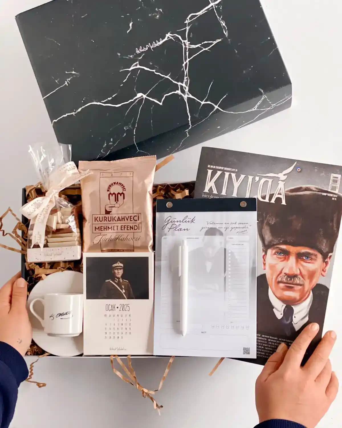 Evinize ve Sevdiklerinize Değer Katan Anlamlı Dekorasyon ve Mobilya Hediye Fikirleri