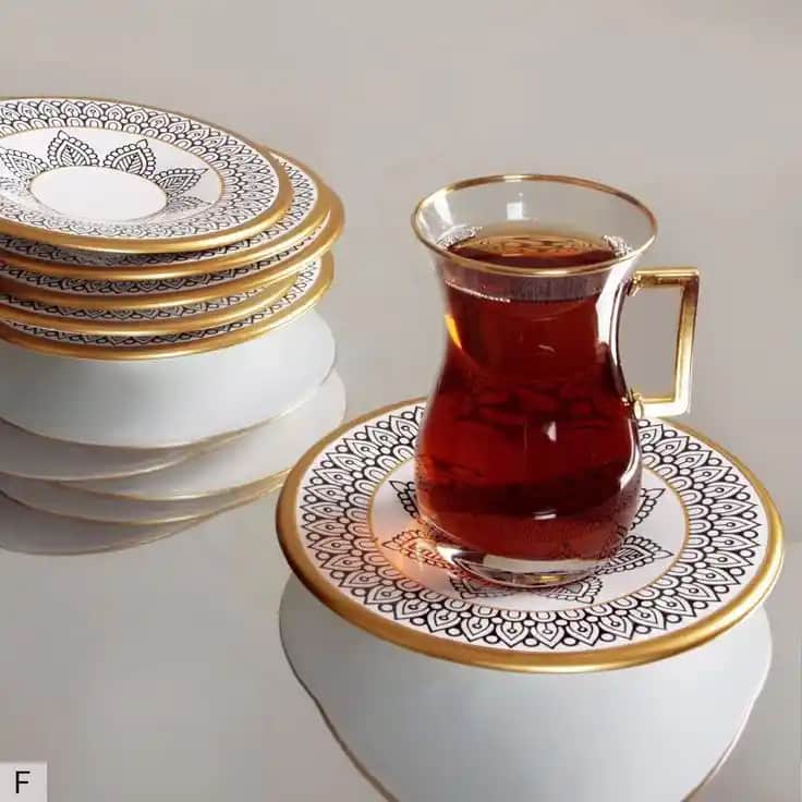 Farklı Çay Bardaklarıyla Dekorasyonda Şıklık ve Fonksiyonellik Rehberi