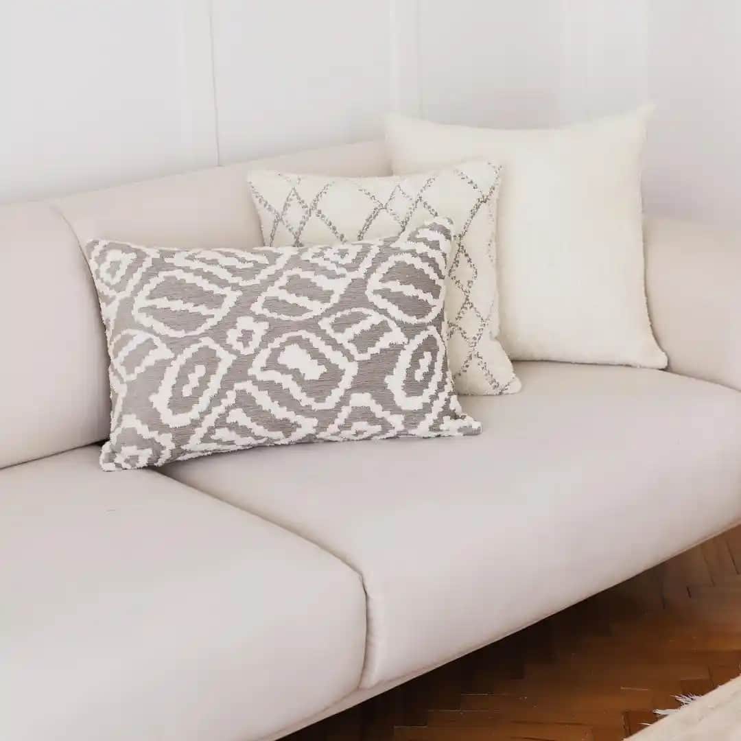 Fineroom Kırlent ile Ev Dekorasyonunuzu Şık ve Konforlu Hale Getirin