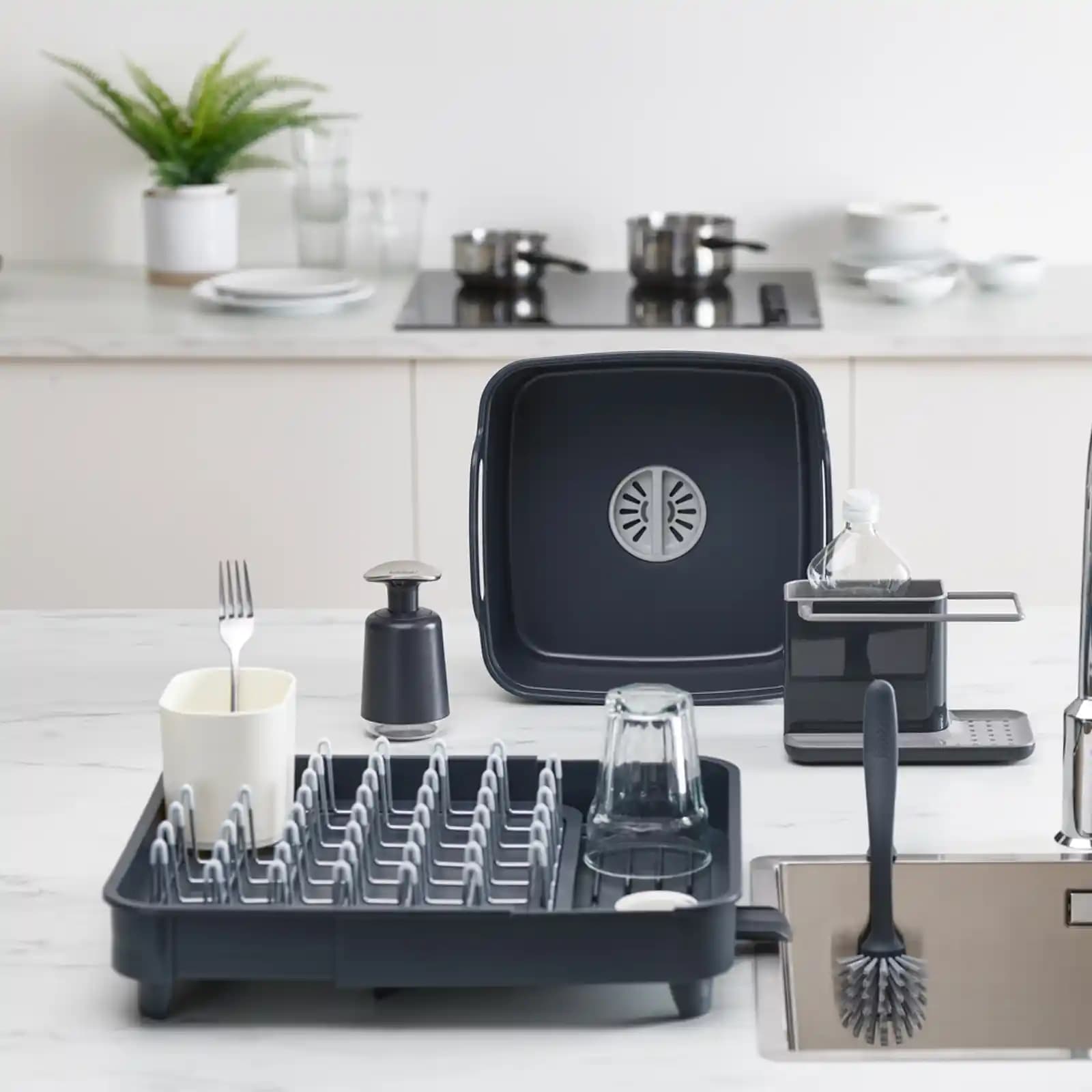 Genişletilebilir bulaşıklıklar ile modern mutfaklarda alan tasarrufu ve şıklık sağlama