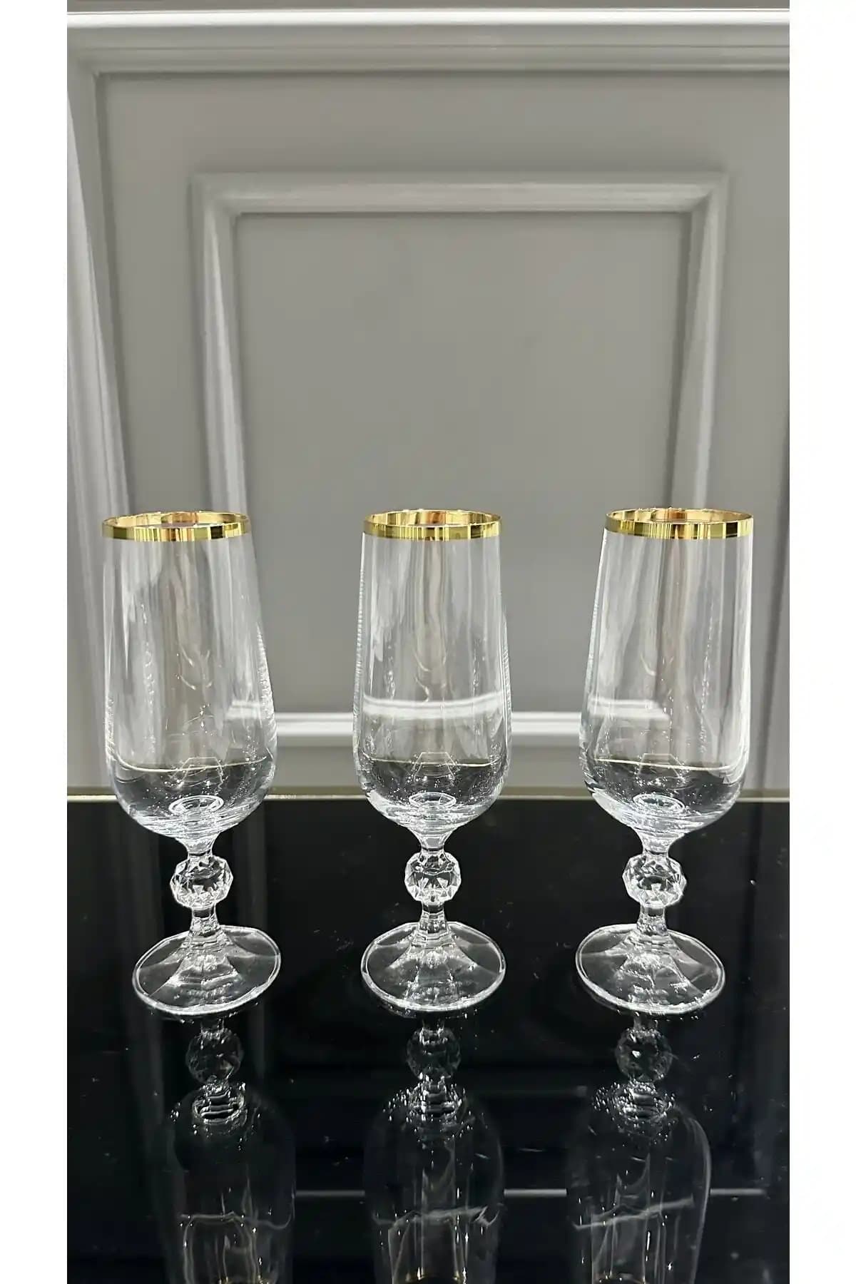 Gold Kahve Yanı Su Bardağı: Estetik ve Fonksiyonelliği Bir Arada Sunan Zarif Tasarımlar