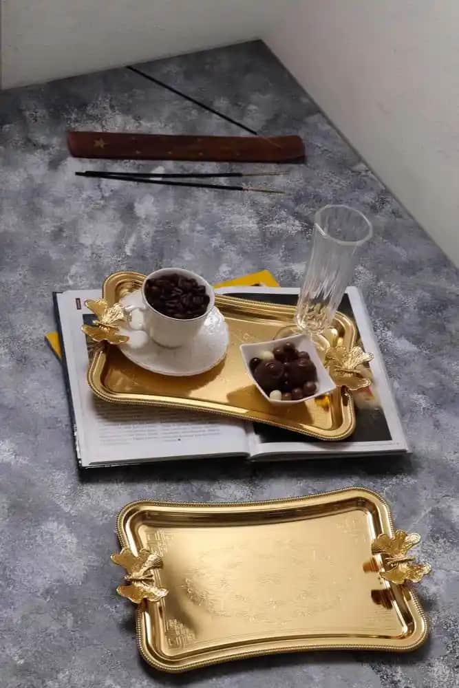 Gold Renkli Kahve Sunum Tepsisi ile Dekorasyonunuza Zarafet Katın