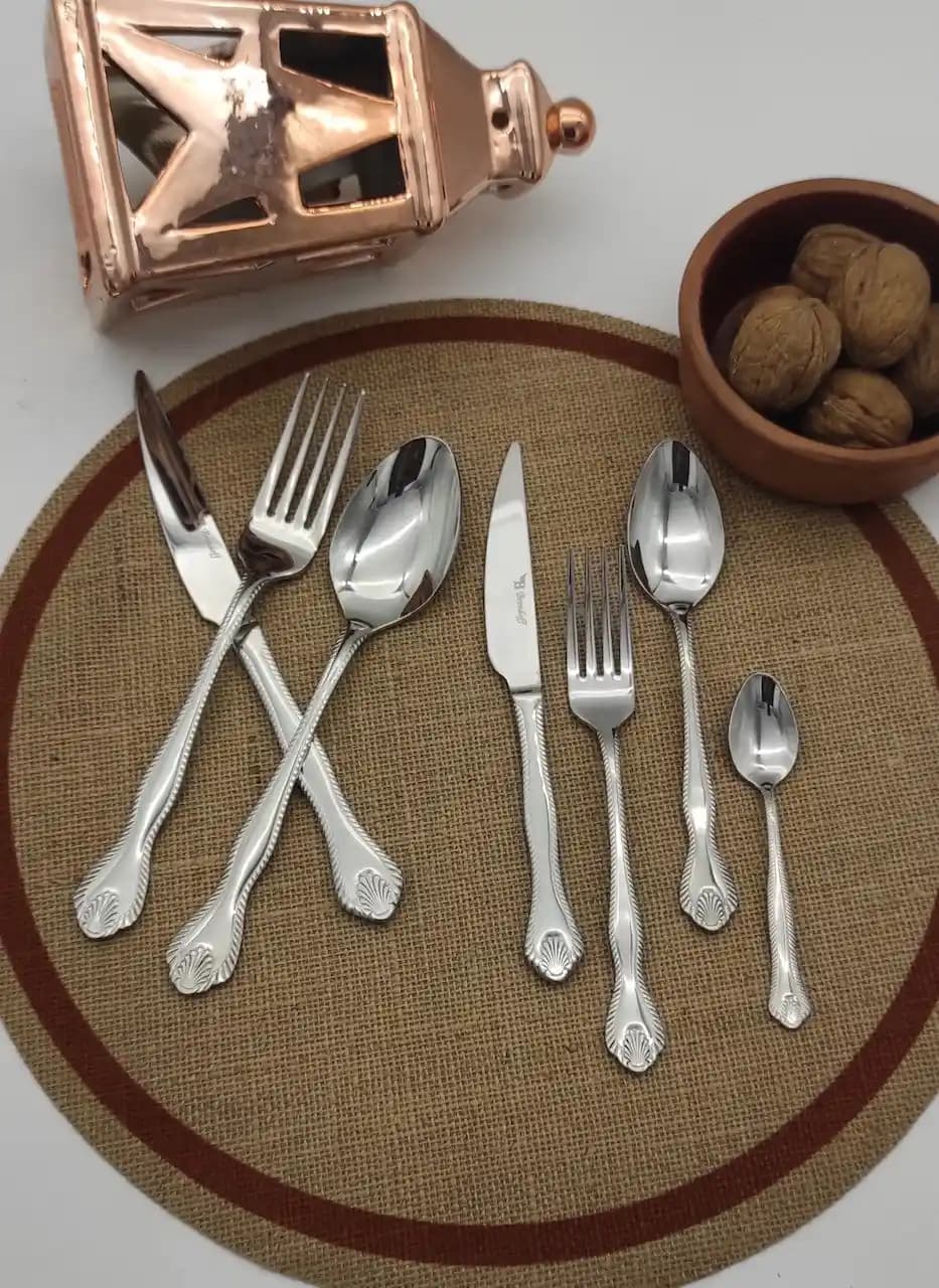 Gümüş Çatal Kaşık Takımı: Dekorasyonda Zarafet ve Şıklık İçin Uygun Seçenekler