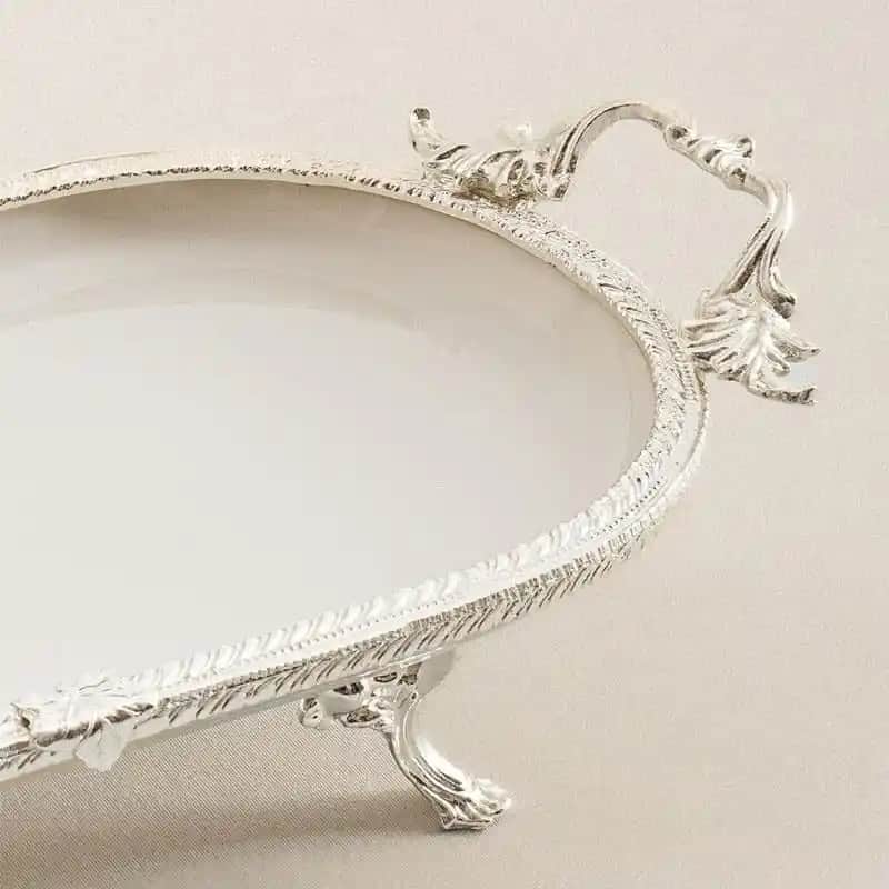 Gümüş Sunum Tabaklarıyla Dekorasyonda Zarafet ve İşlevselliğin Buluşması